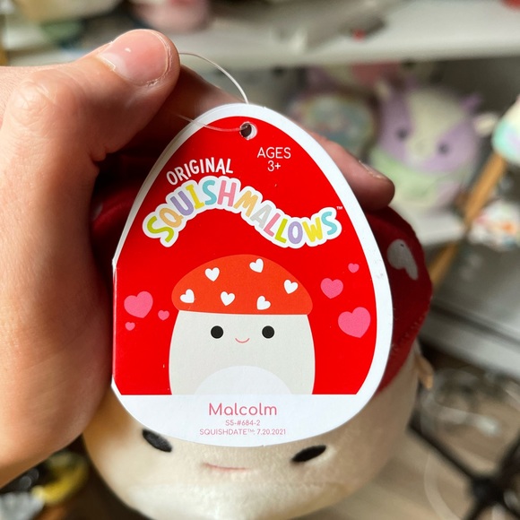 Valentine’s Day heart top malcom squishmallow - Picture 2 of 2
